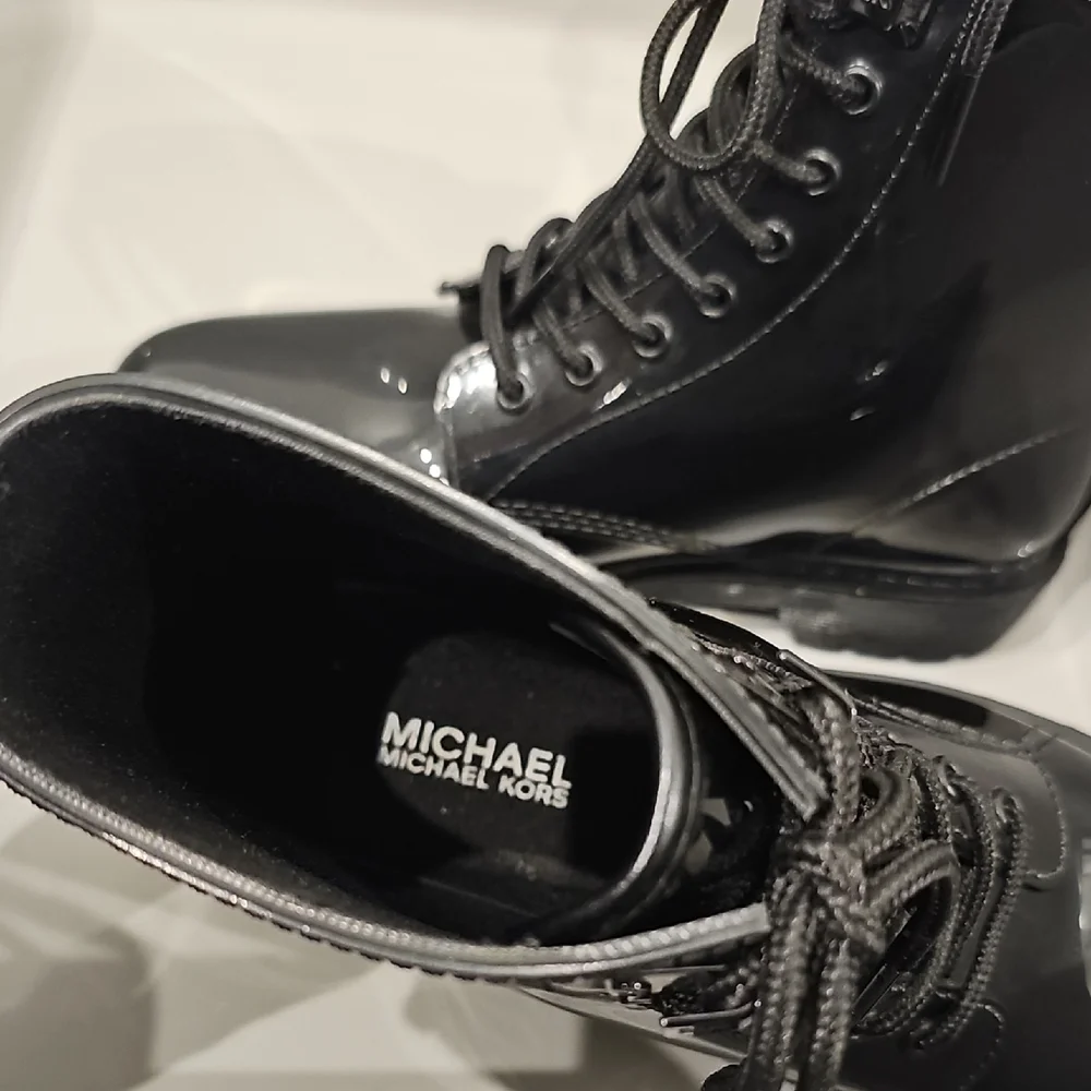Michael Kors authentic michael